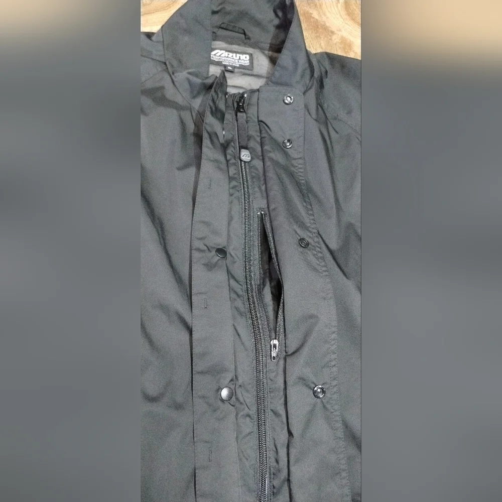 Mizuno Men's Classic Black Windbreaker Size (XL)